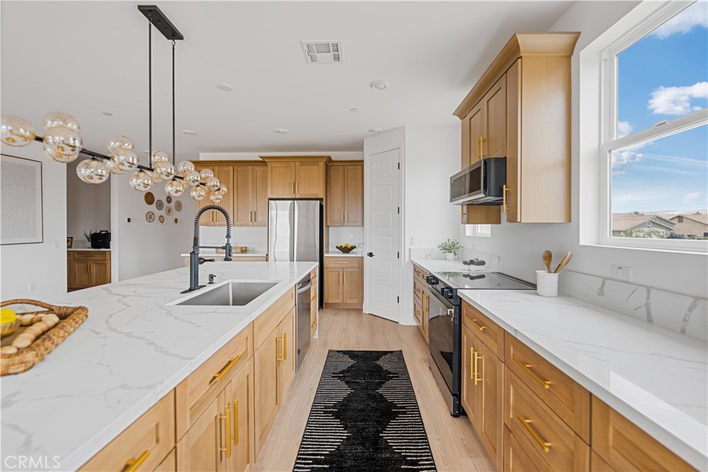 MLS #PW25093391 image #1