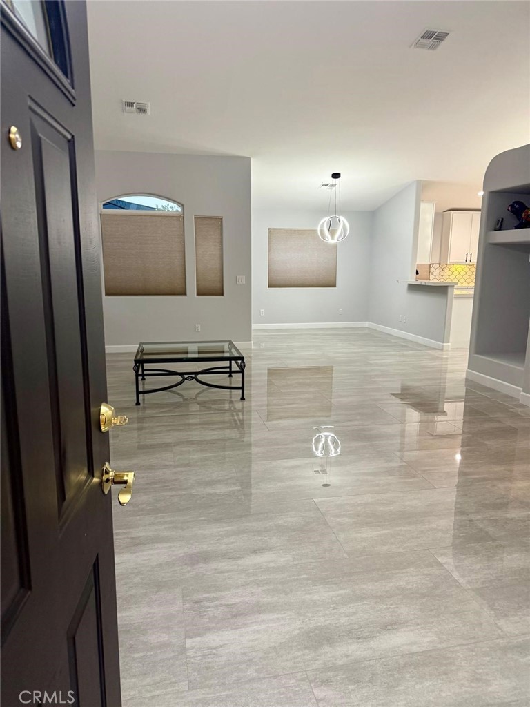 MLS #PW25143527 image #0