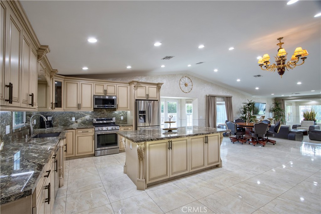 MLS #SR25054338 image #10