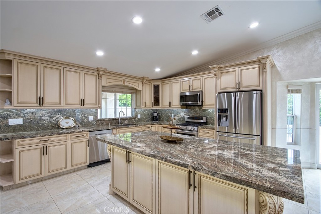 MLS #SR25054338 image #11