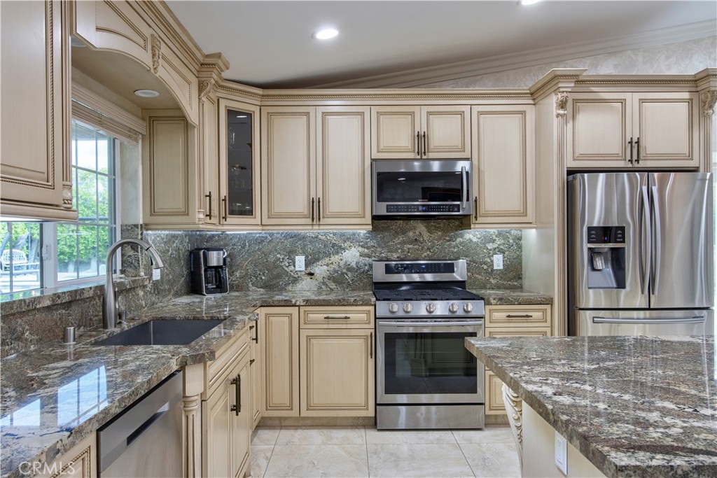 MLS #SR25054338 image #12