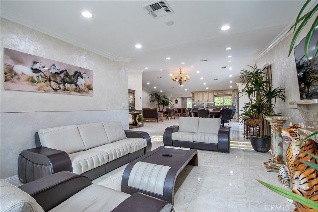 MLS #SR25054338 image #17