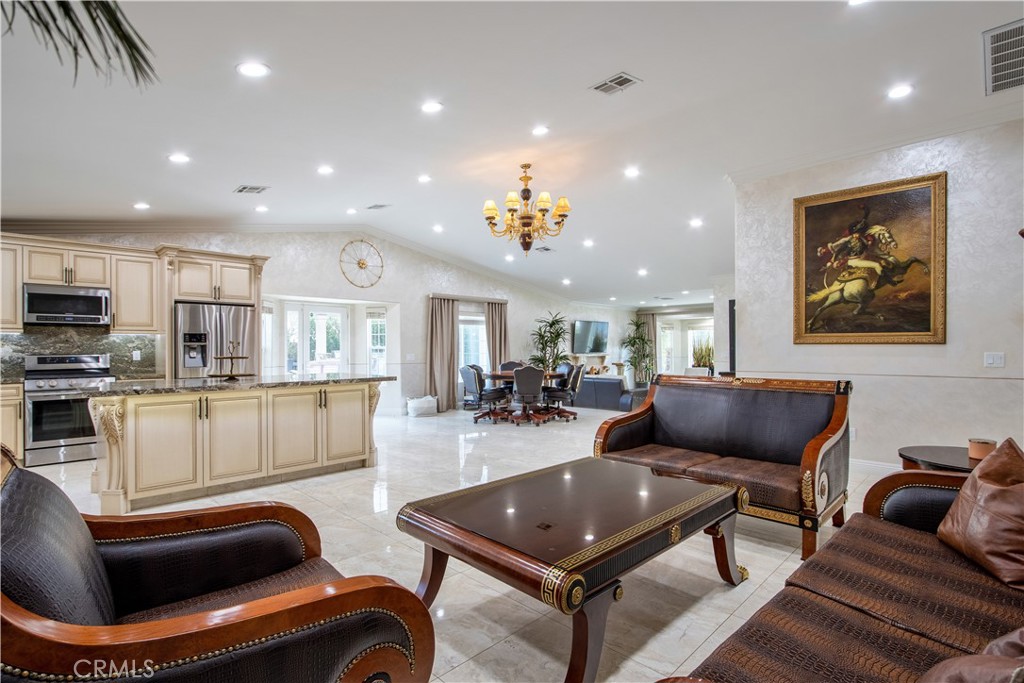 MLS #SR25054338 image #9