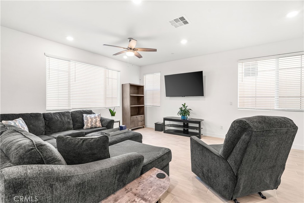 MLS #SR25059797 image #11