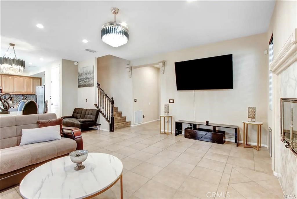 MLS #SR25060313 image #3