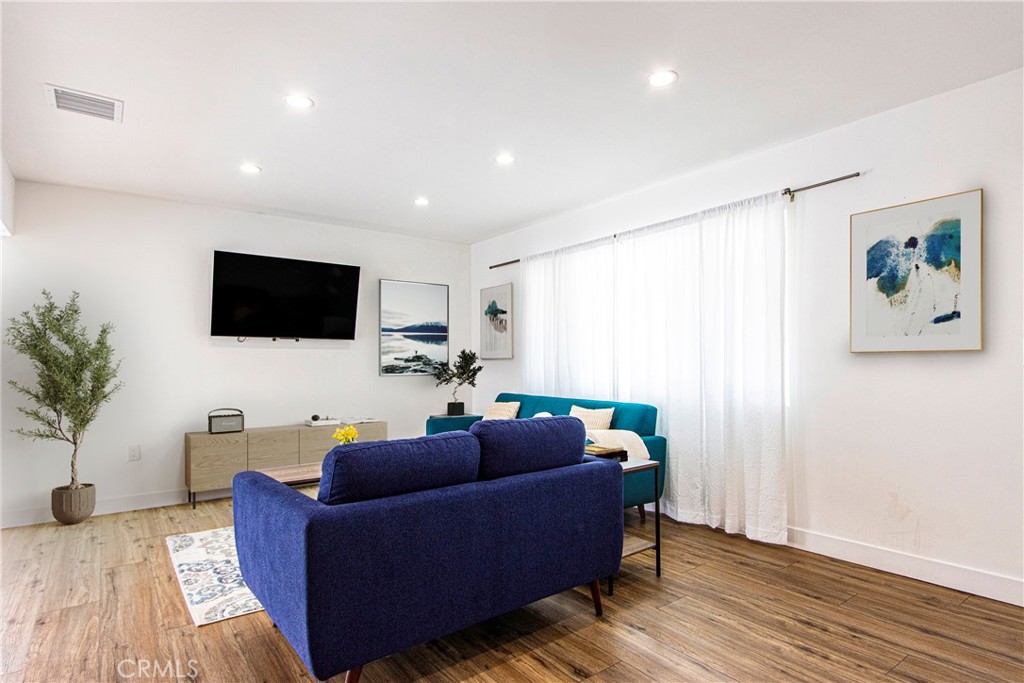 MLS #SR25100449 image #3