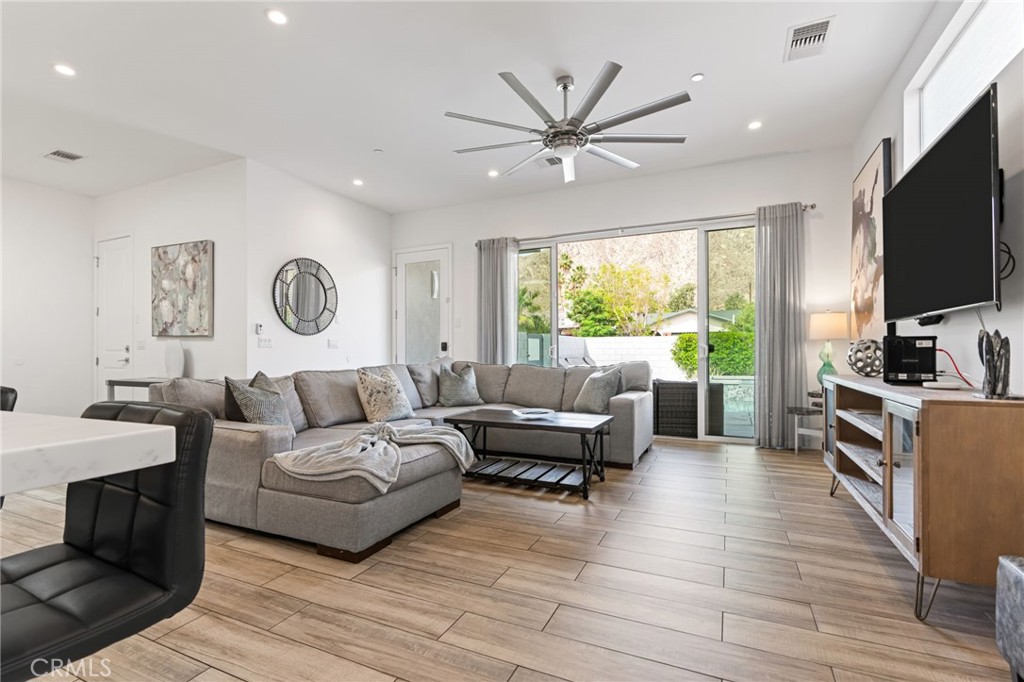 MLS #SR25103024 image #2