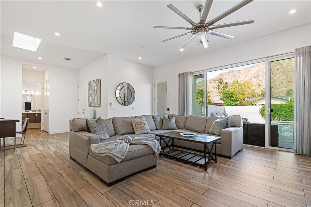 MLS #SR25103024 image #4