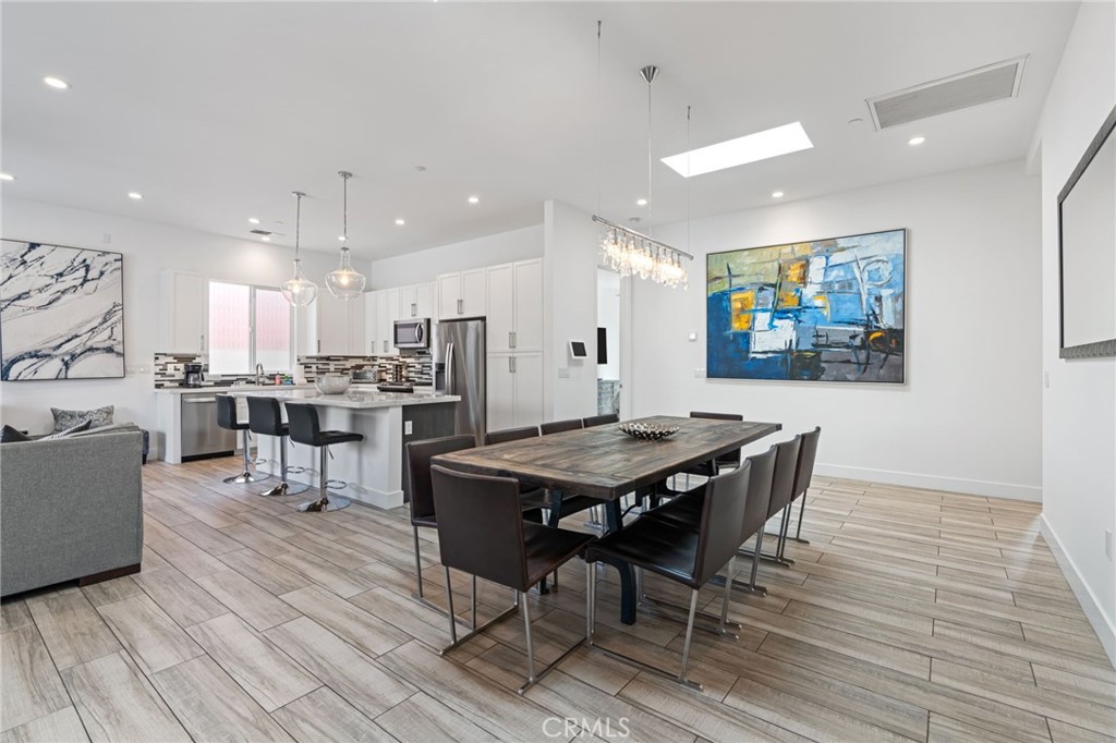 MLS #SR25103024 image #5