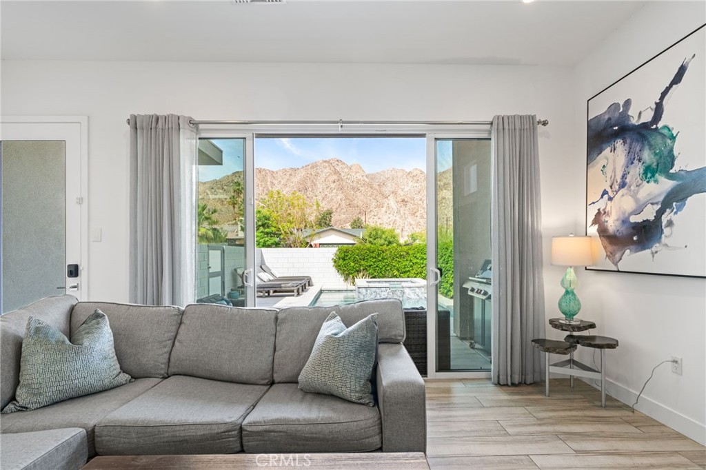 MLS #SR25103024 image #8