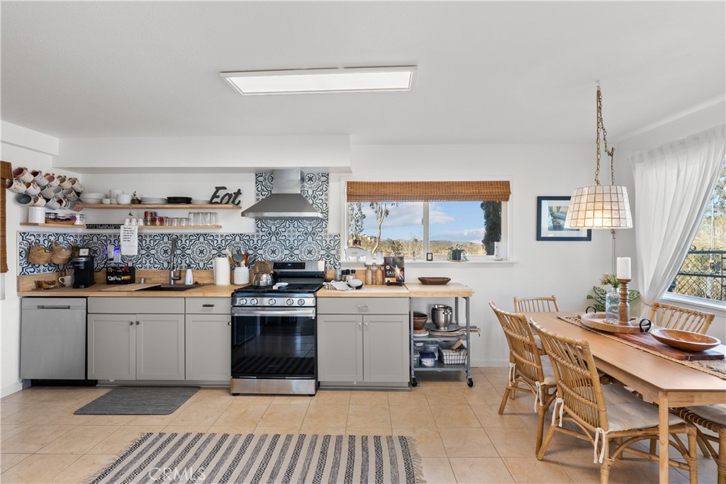 MLS #SR25118437 image #8