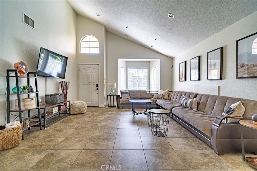 MLS #SR25187562 image #3