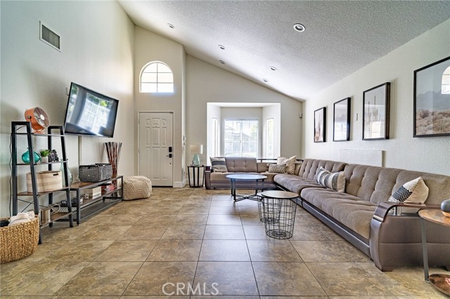 MLS #SR25187602 image #3