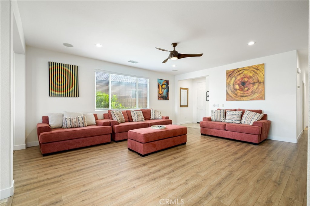 MLS #SR25236234 image #8