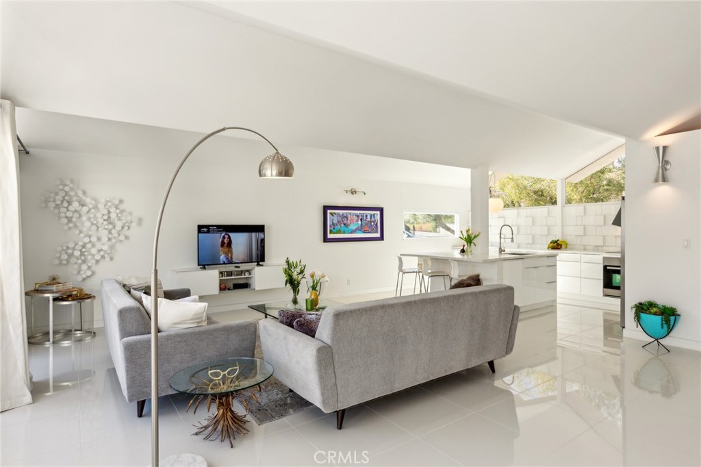 MLS #SR25243112 image #3