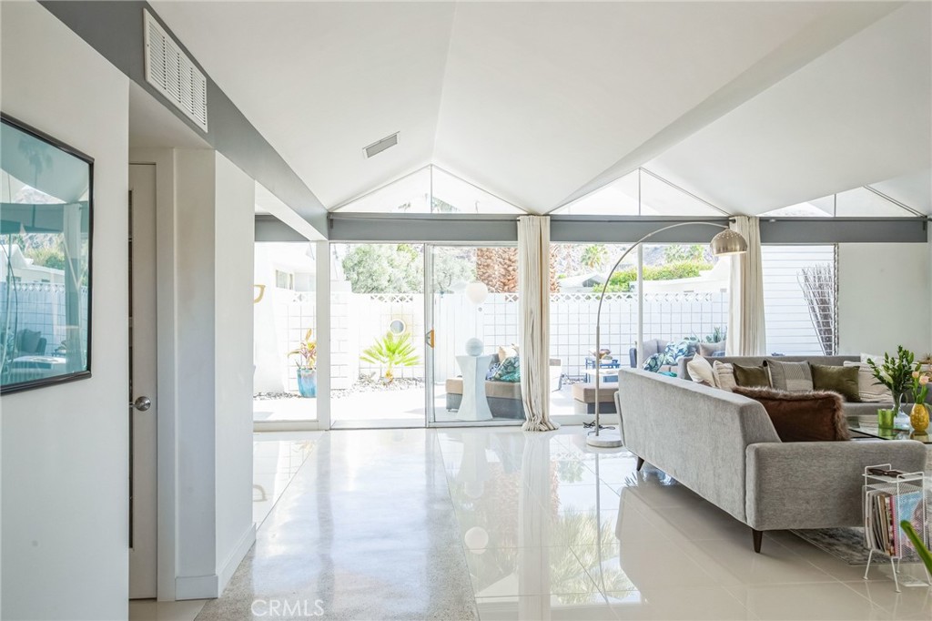 MLS #SR25243112 image #5