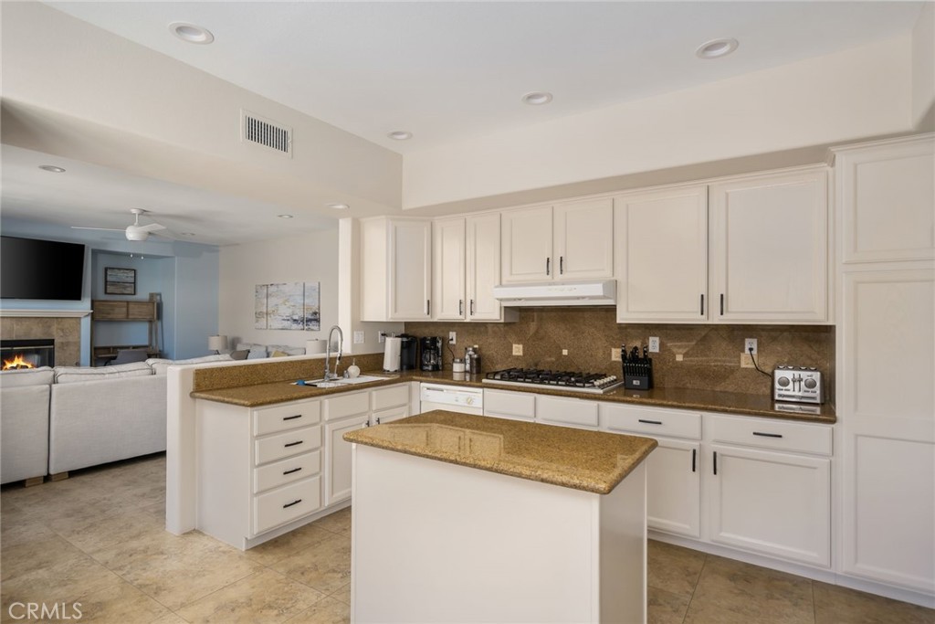 MLS #SR25245843 image #9