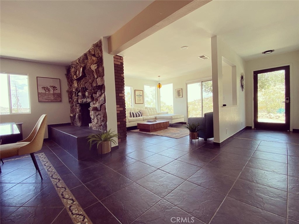 MLS #SR25248053 image #1