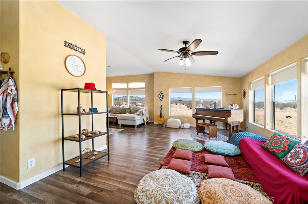 MLS #SW25063935 image #5