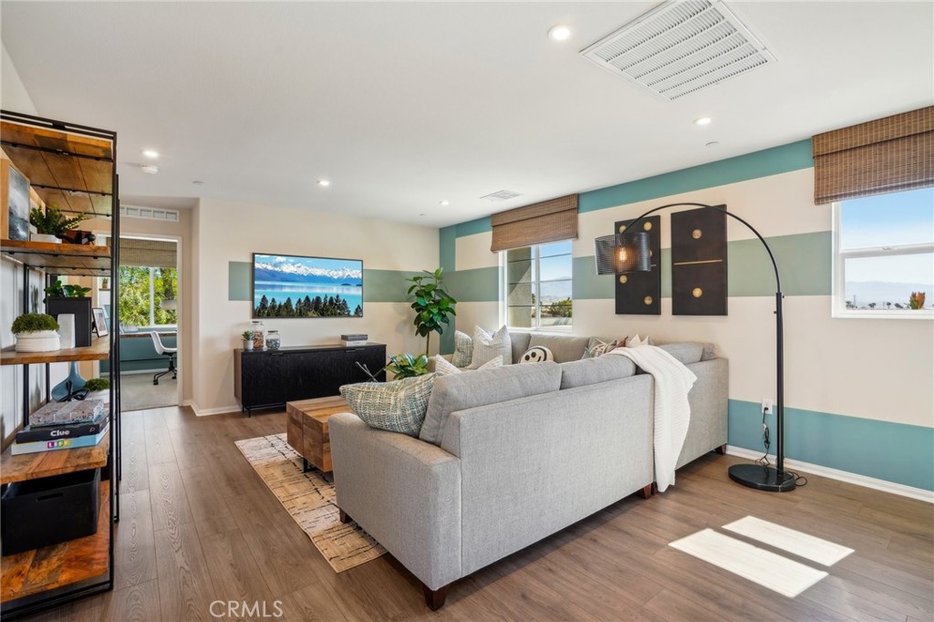 MLS #SW25122502 image #2