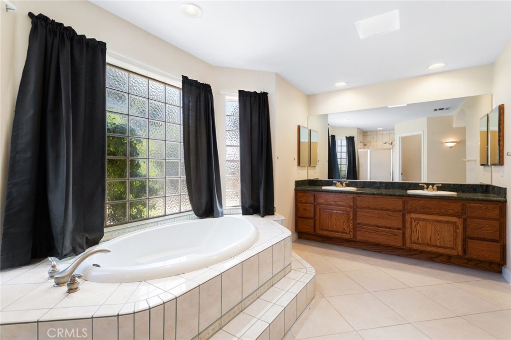 MLS #WS25083273 image #24