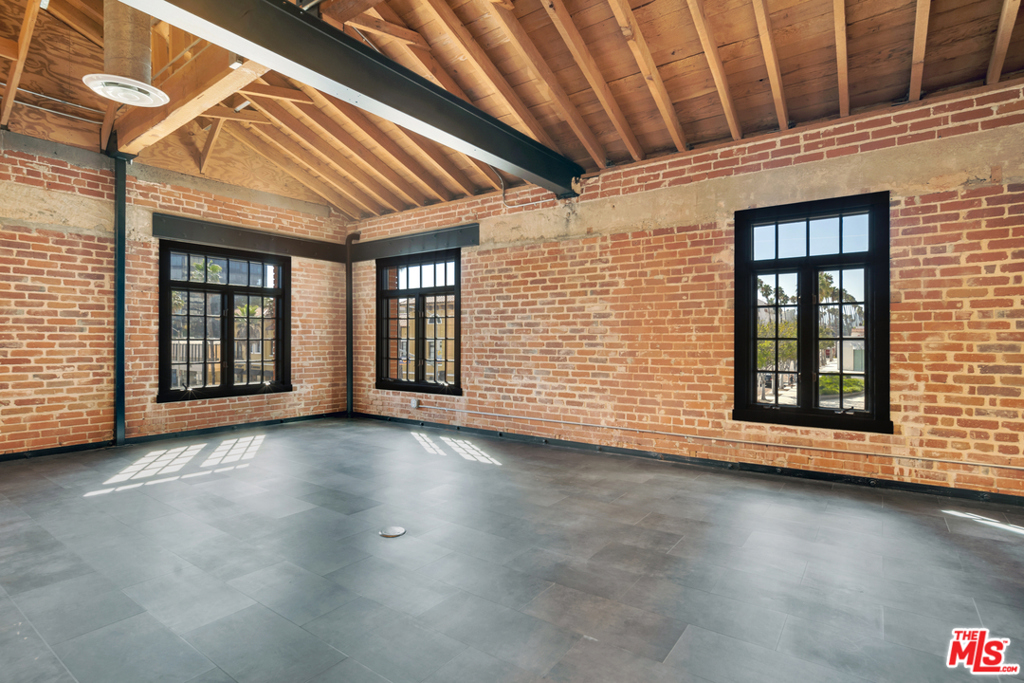 MLS #21705010 image #3