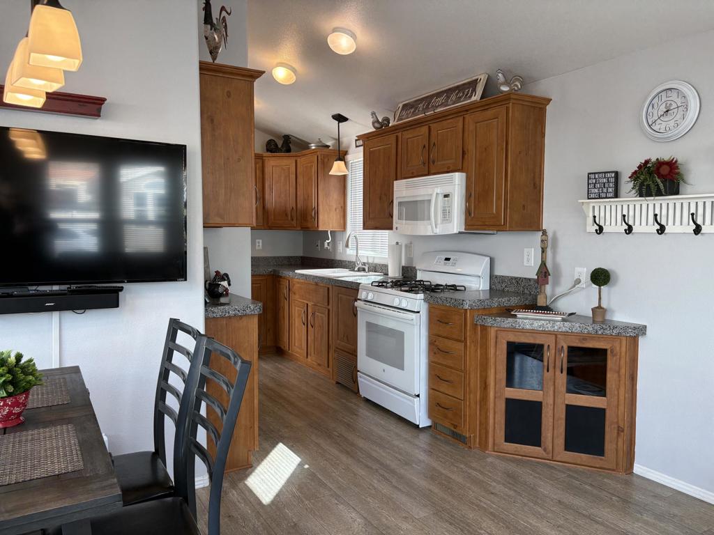 MLS #219136435DA image #4