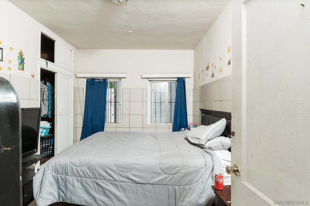 MLS #220025396SD image #10