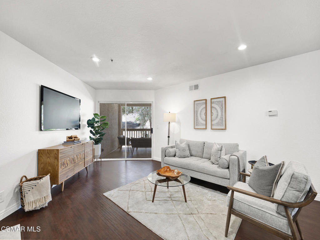 MLS #225003689 image #2