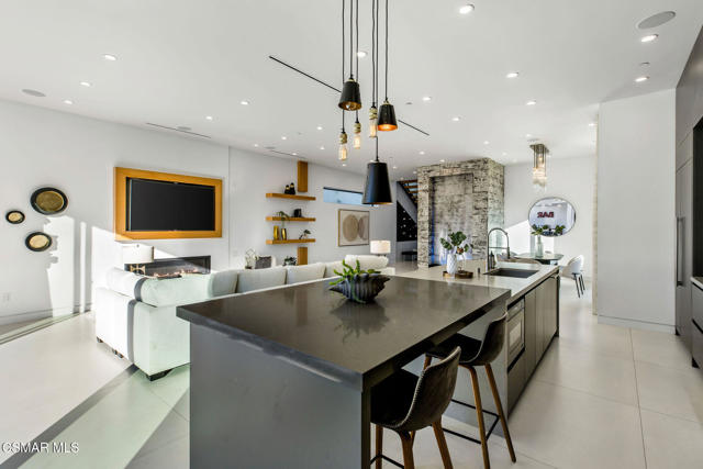 MLS #225003771 image #12