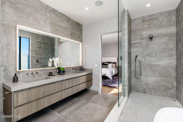 MLS #225003771 image #25