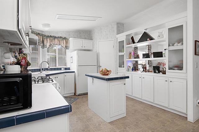 MLS #240026910SD image #2