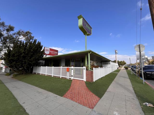 MLS #250020010SD image #1