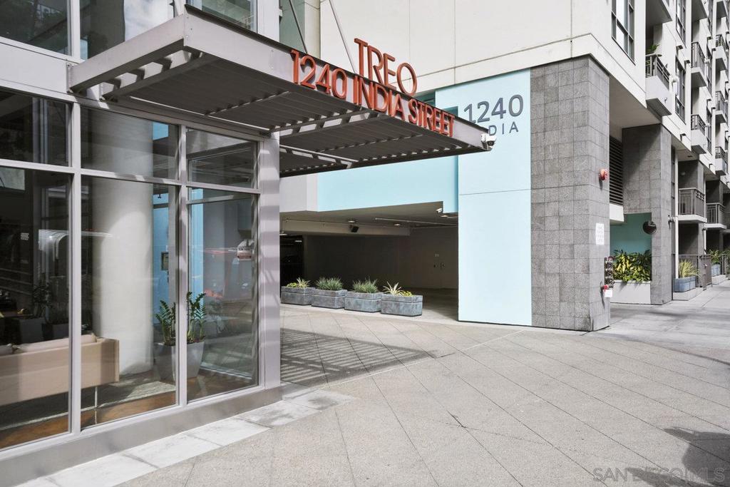 MLS #250022993SD image #1