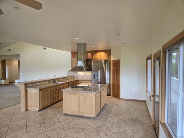 MLS #250025543SD image #5