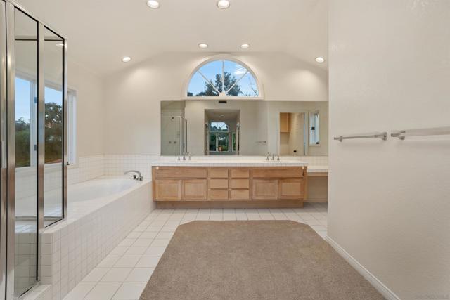 MLS #250025835SD image #17