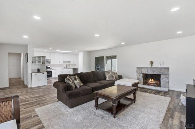 MLS #250026192SD image #16