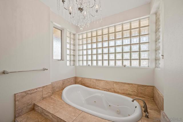 MLS #250026381SD image #38