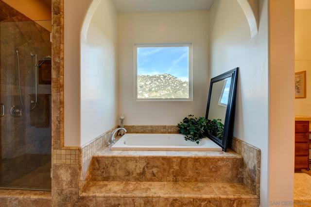 MLS #250028551SD image #23