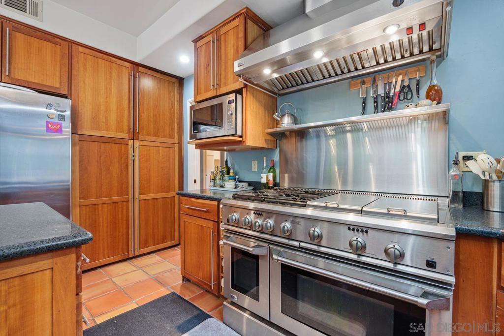 MLS #250030844SD image #16