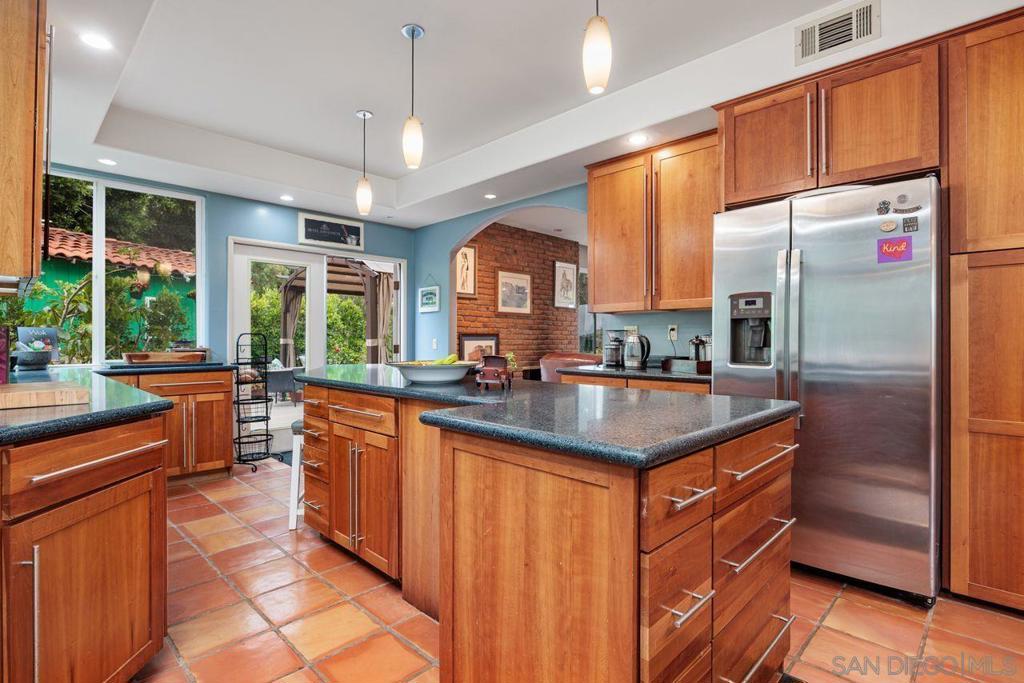 MLS #250030844SD image #17