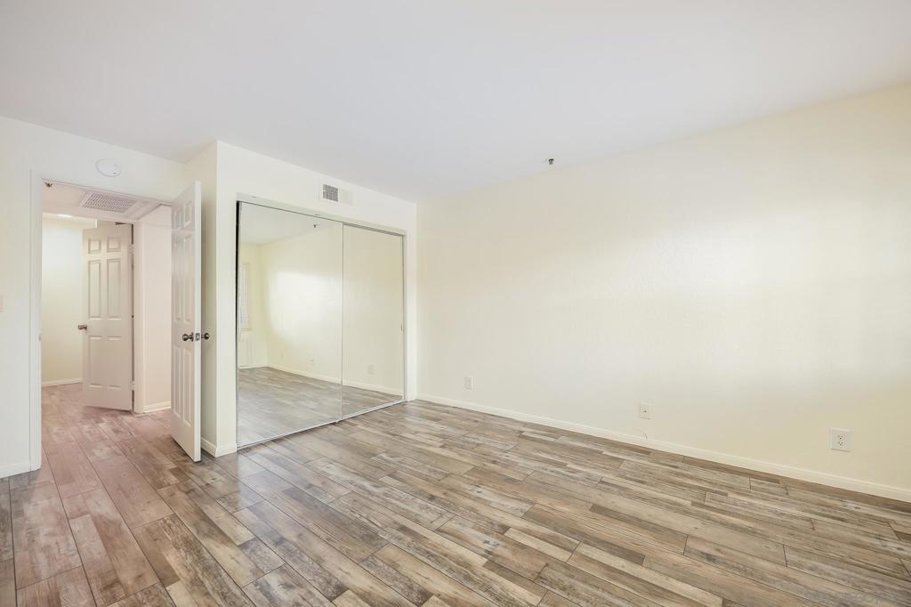 MLS #250031792SD image #16