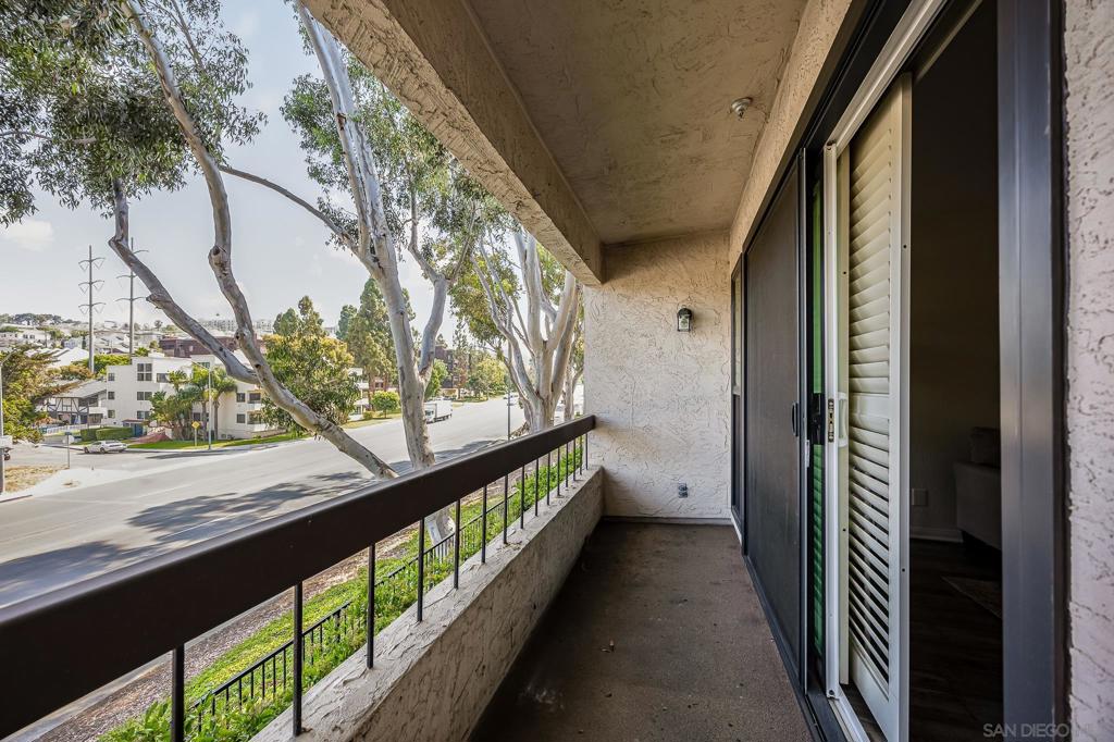 MLS #250031792SD image #4