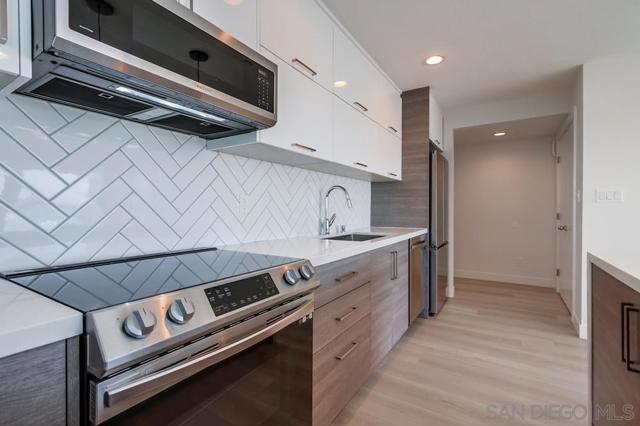 MLS #250032138SD image #17