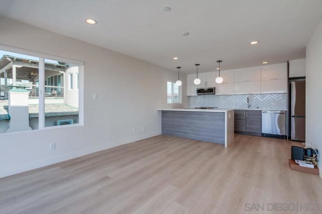 MLS #250032138SD image #9