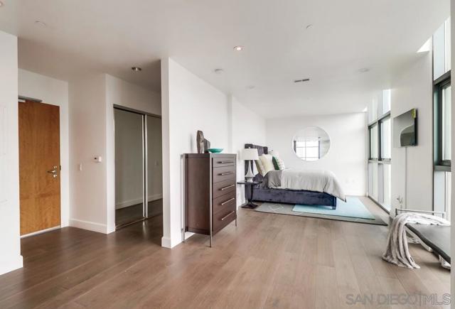 MLS #250032140SD image #33