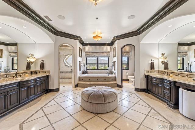 MLS #250032288SD image #16