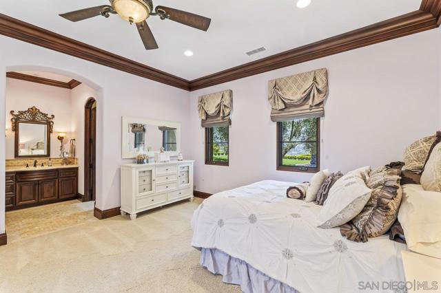 MLS #250032288SD image #40
