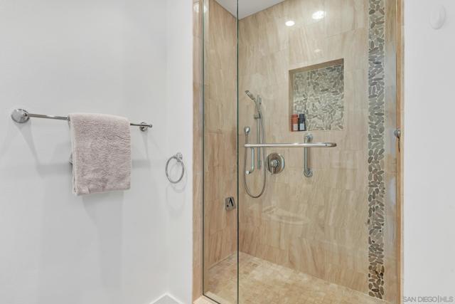 MLS #250032782SD image #36