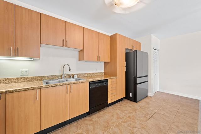 MLS #250032933SD image #11